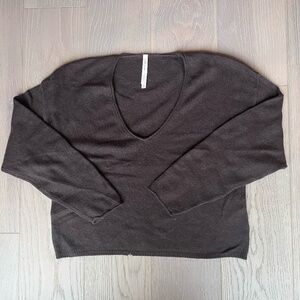 Aritzia Cashmere Roundneck Sweater